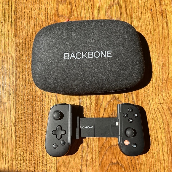 BACKBONEONE CONTROLLER FOR IPHONE W/ CASE